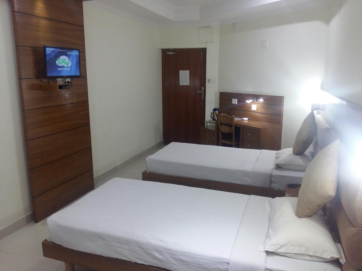 מלון Thrissur Sree Gokulam Residency מראה חיצוני תמונה