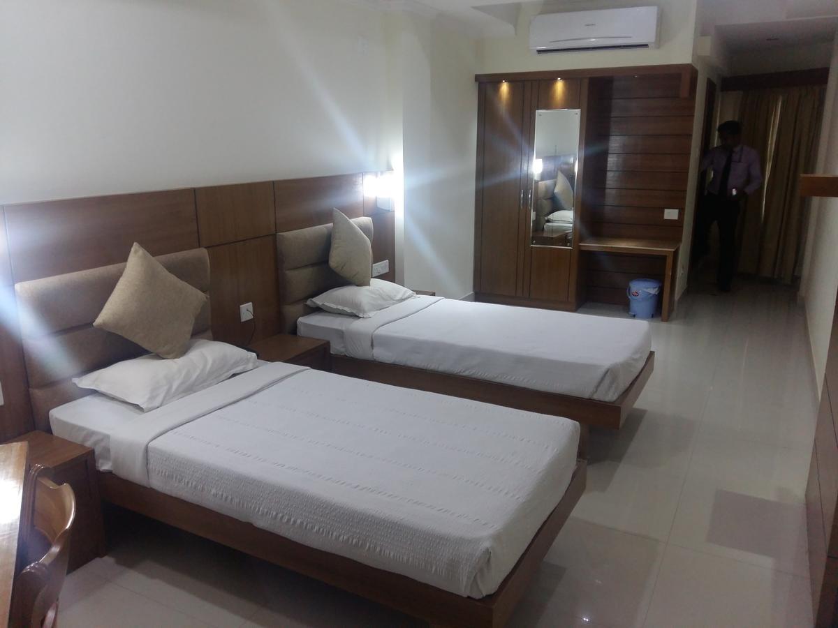 מלון Thrissur Sree Gokulam Residency מראה חיצוני תמונה