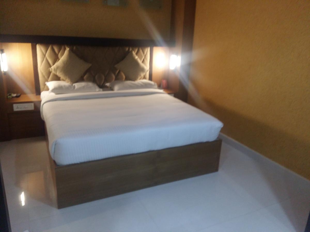 מלון Thrissur Sree Gokulam Residency מראה חיצוני תמונה