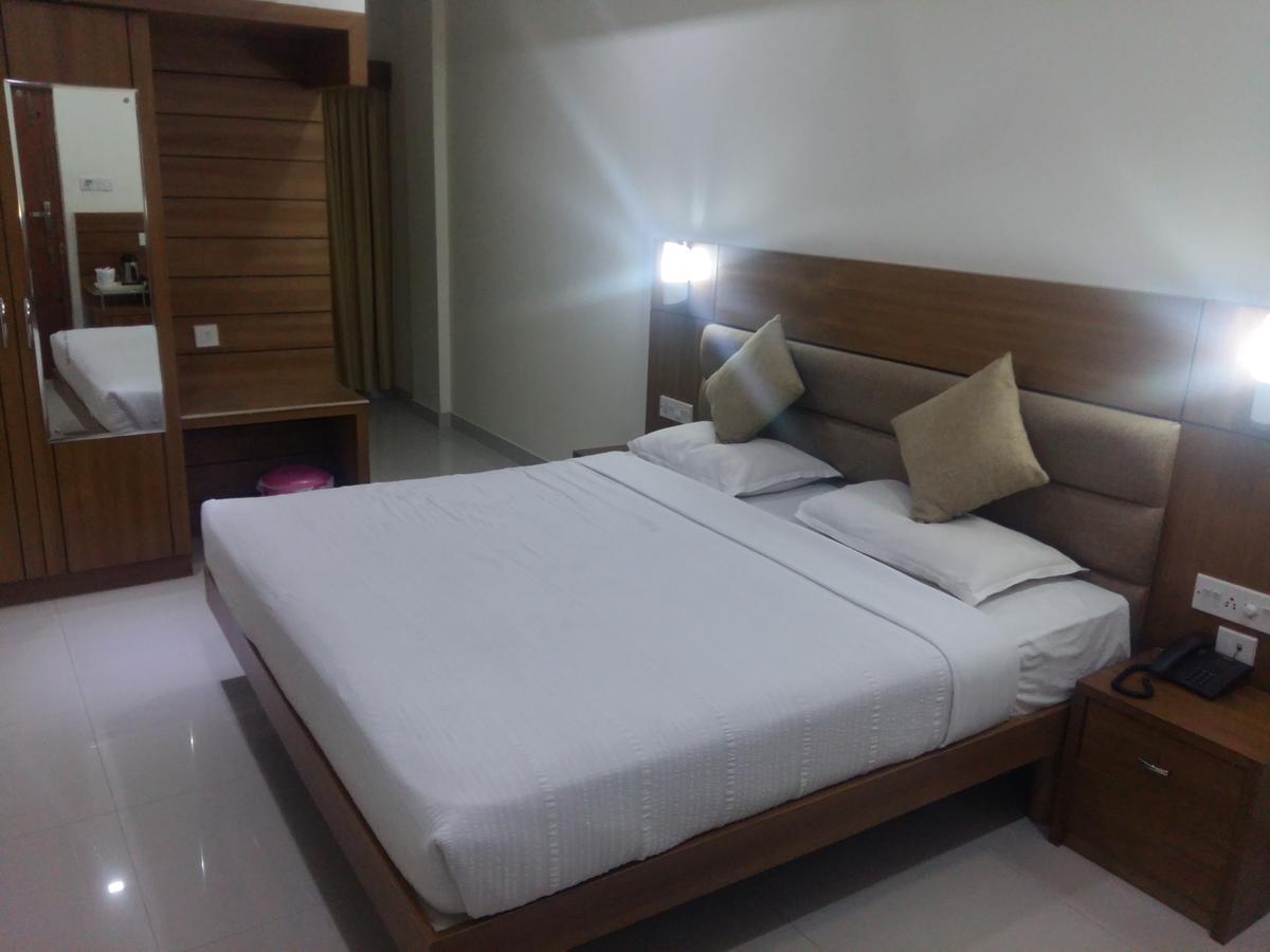 מלון Thrissur Sree Gokulam Residency מראה חיצוני תמונה